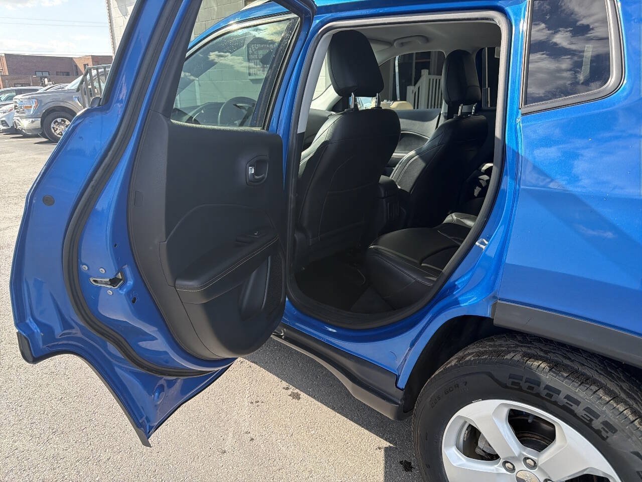 Used 2021 Jeep Compass Latitude AWD/4WD image 11