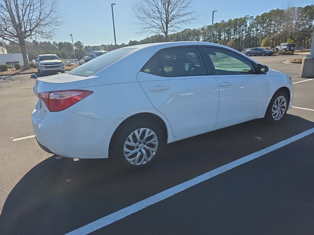 Used 2018 Toyota Corolla LE image 8