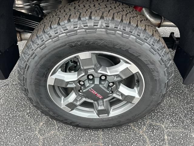 New 2026 GMC Sierra 2500 SLT w/ SLT Premium Package AWD/4WD image 15