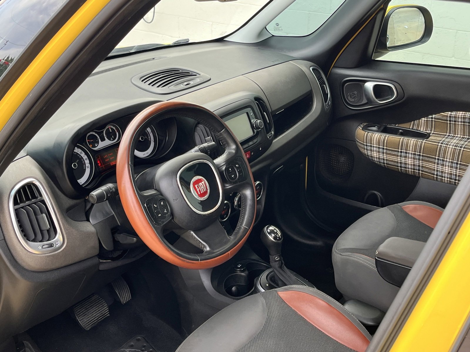 Used 2014 FIAT 500L Trekking image 11