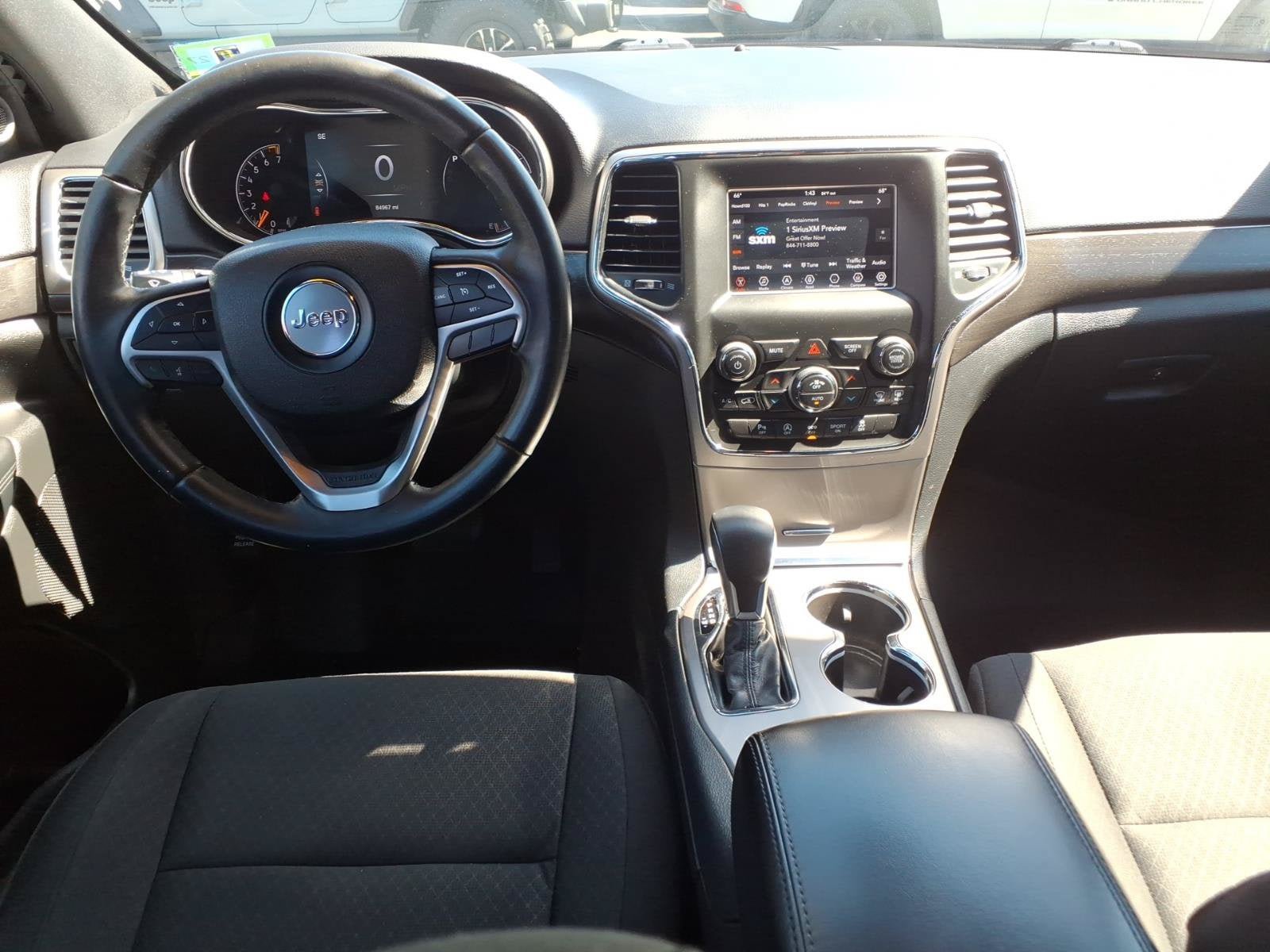 Used 2018 Jeep Grand Cherokee Laredo AWD/4WD image 11