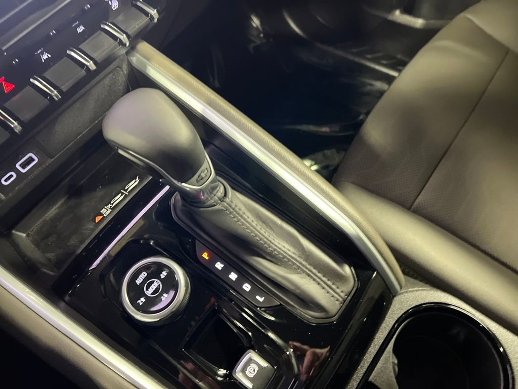 Certified 2025 Chevrolet Colorado ZR2 w/ Technology Package image 26