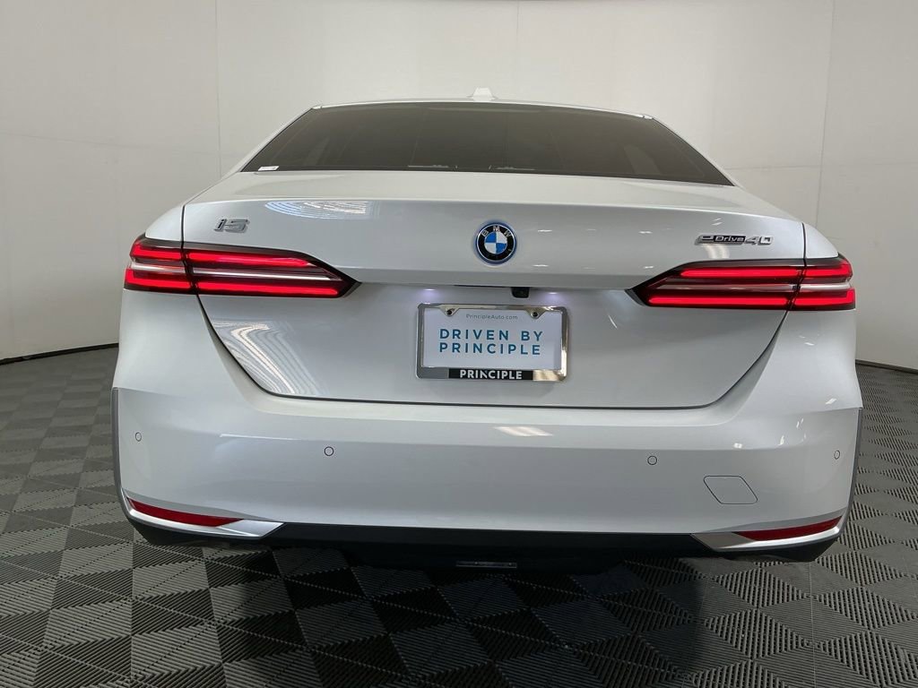 Certified 2024 BMW i5 eDrive40i w/ Premium Package image 5