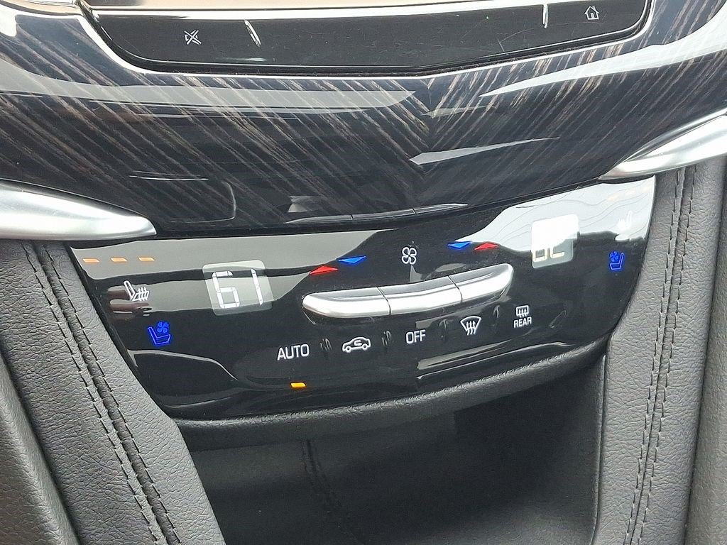 Certified 2025 Cadillac XT6 Premium Luxury w/ Technology Package AWD/4WD image 18