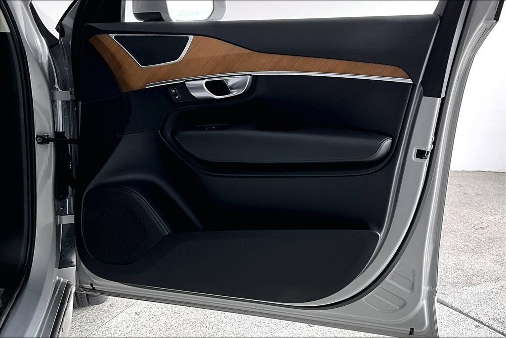 Certified 2024 Volvo XC90 B6 Plus AWD/4WD image 23