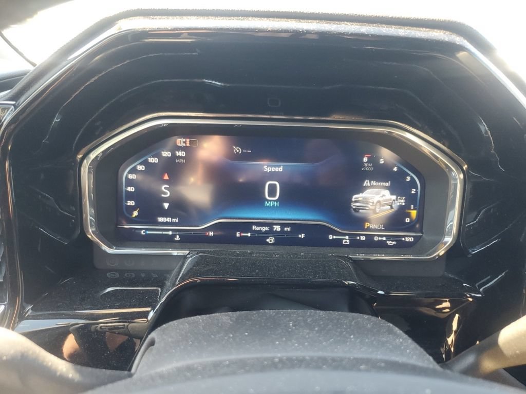 Used 2024 Chevrolet Silverado 1500 LT AWD/4WD image 21