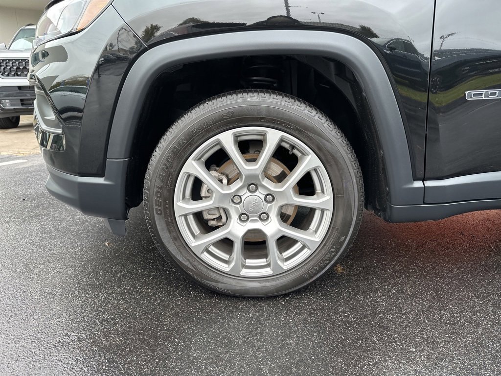 Used 2022 Jeep Compass Latitude image 12