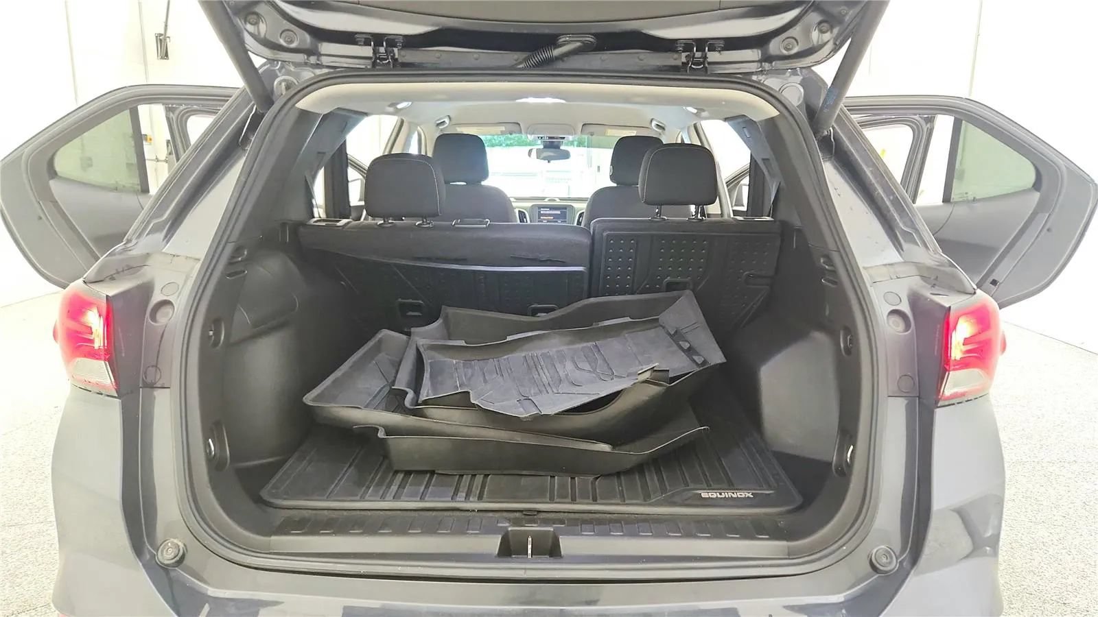 Used 2022 Chevrolet Equinox LT FWD image 38