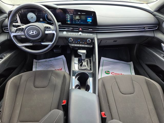 Used 2025 Hyundai Elantra SEL FWD image 15
