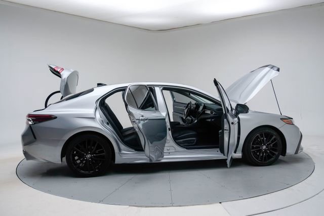 Used 2021 Toyota Camry XSE image 12