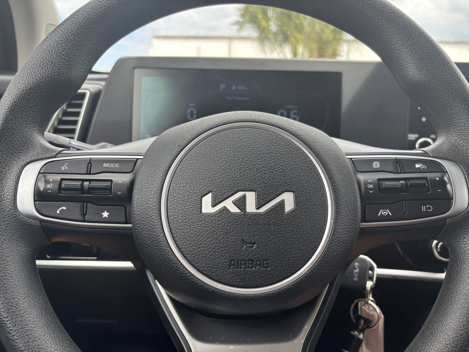 Used 2025 Kia Sportage LX FWD image 28