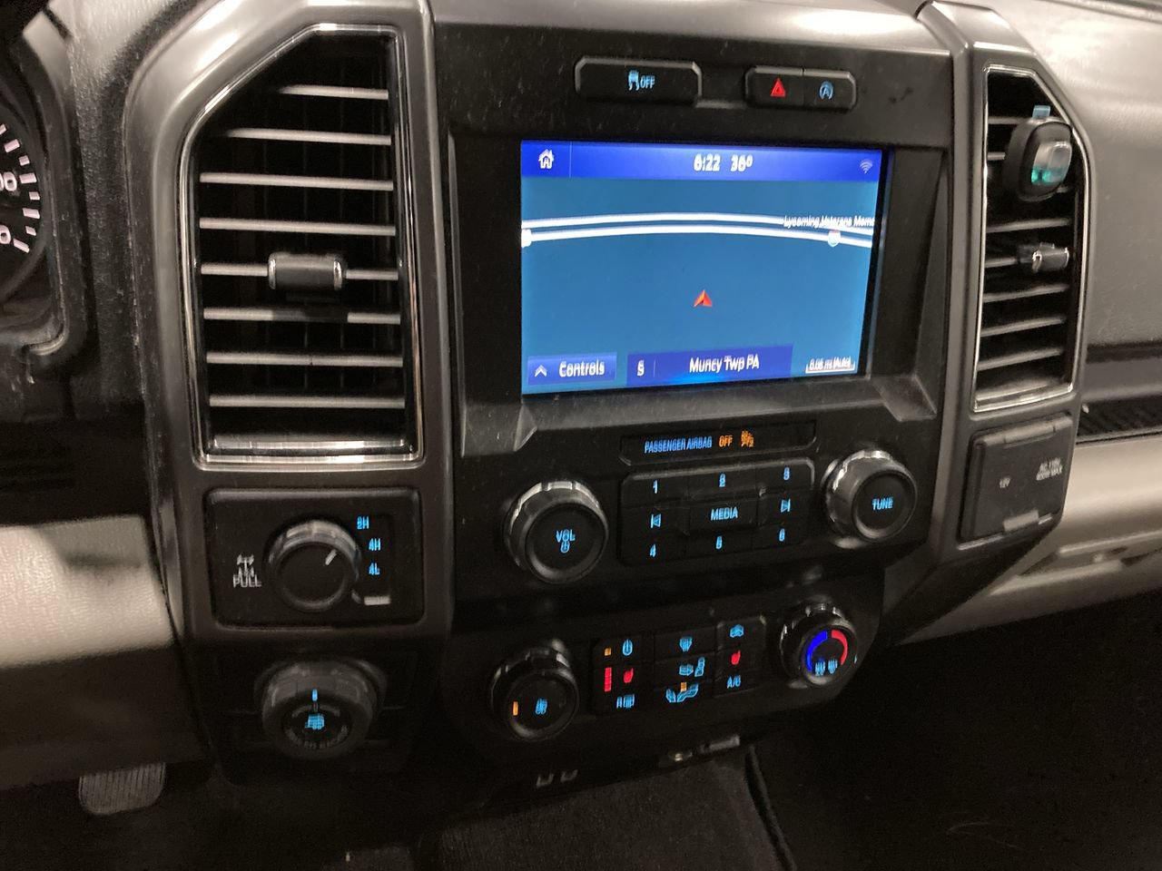 Used 2020 Ford F150 XLT w/ Equipment Group 302A Luxury AWD/4WD image 13