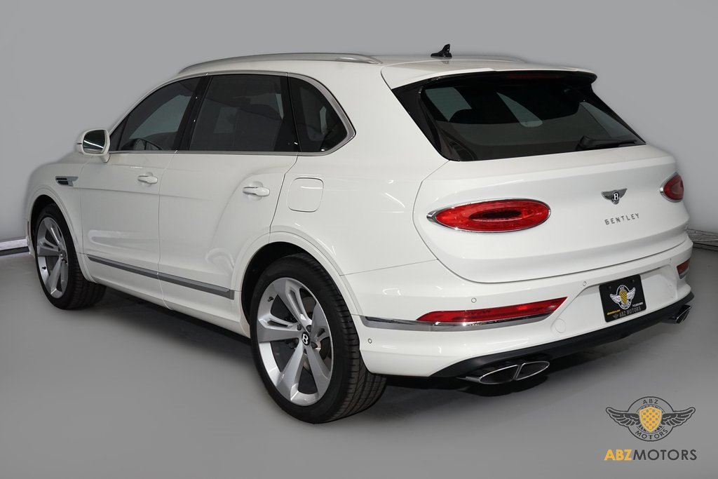 Used 2023 Bentley Bentayga Plug-In Hybrid image 7