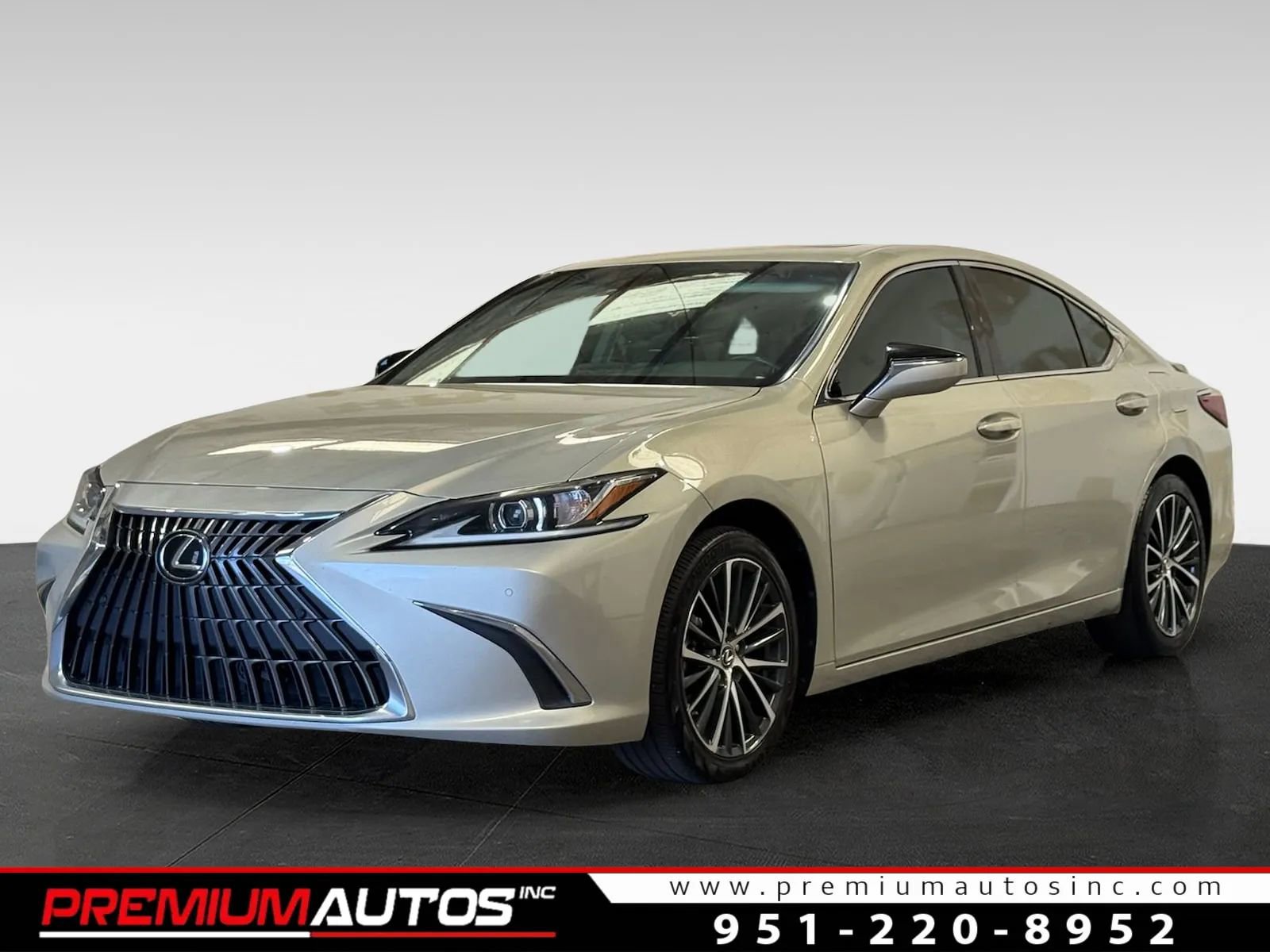 Used 2023 Lexus ES 300h w/ Premium Package image 1