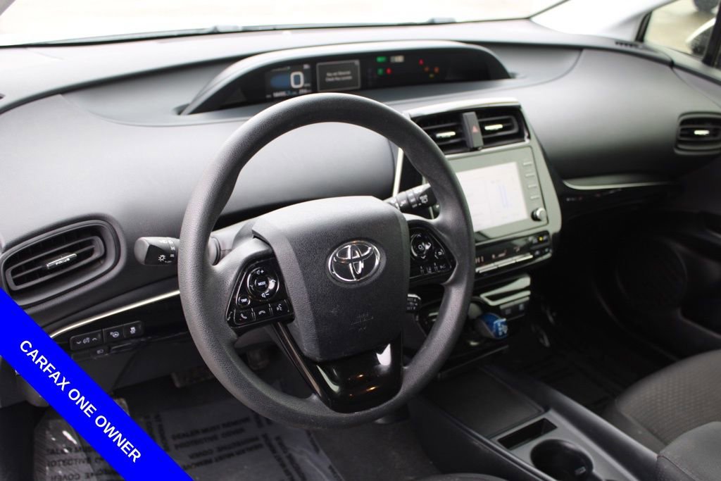 Used 2020 Toyota Prius LE image 18