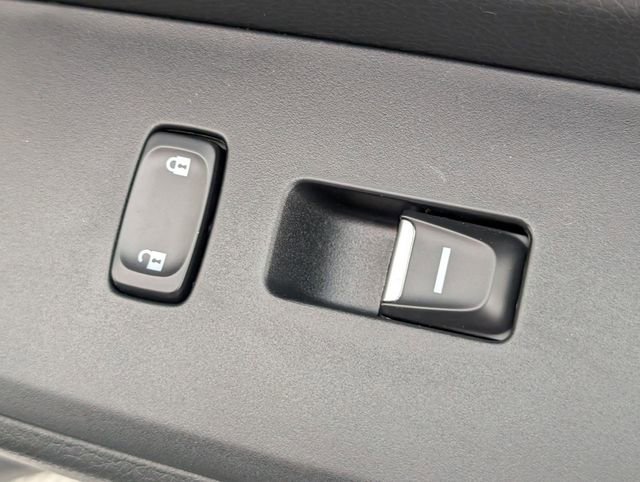 Used 2025 Honda Pilot TrailSport image 38