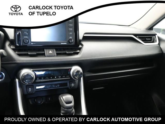 Used 2021 Toyota RAV4 XLE w/ Convenience Package FWD image 31