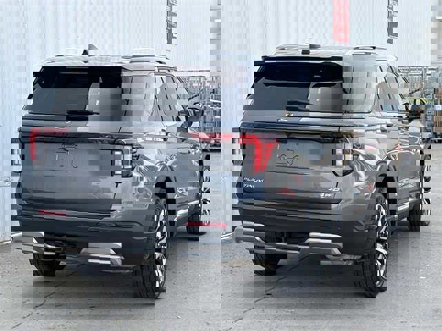 Used 2025 Ford Explorer Platinum w/ LUX Leather Package image 4