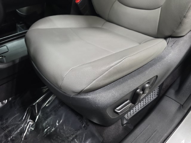 Certified 2025 Toyota Sienna XLE FWD image 24