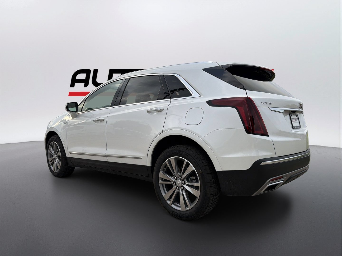 Used 2025 Cadillac XT5 Premium Luxury FWD image 7