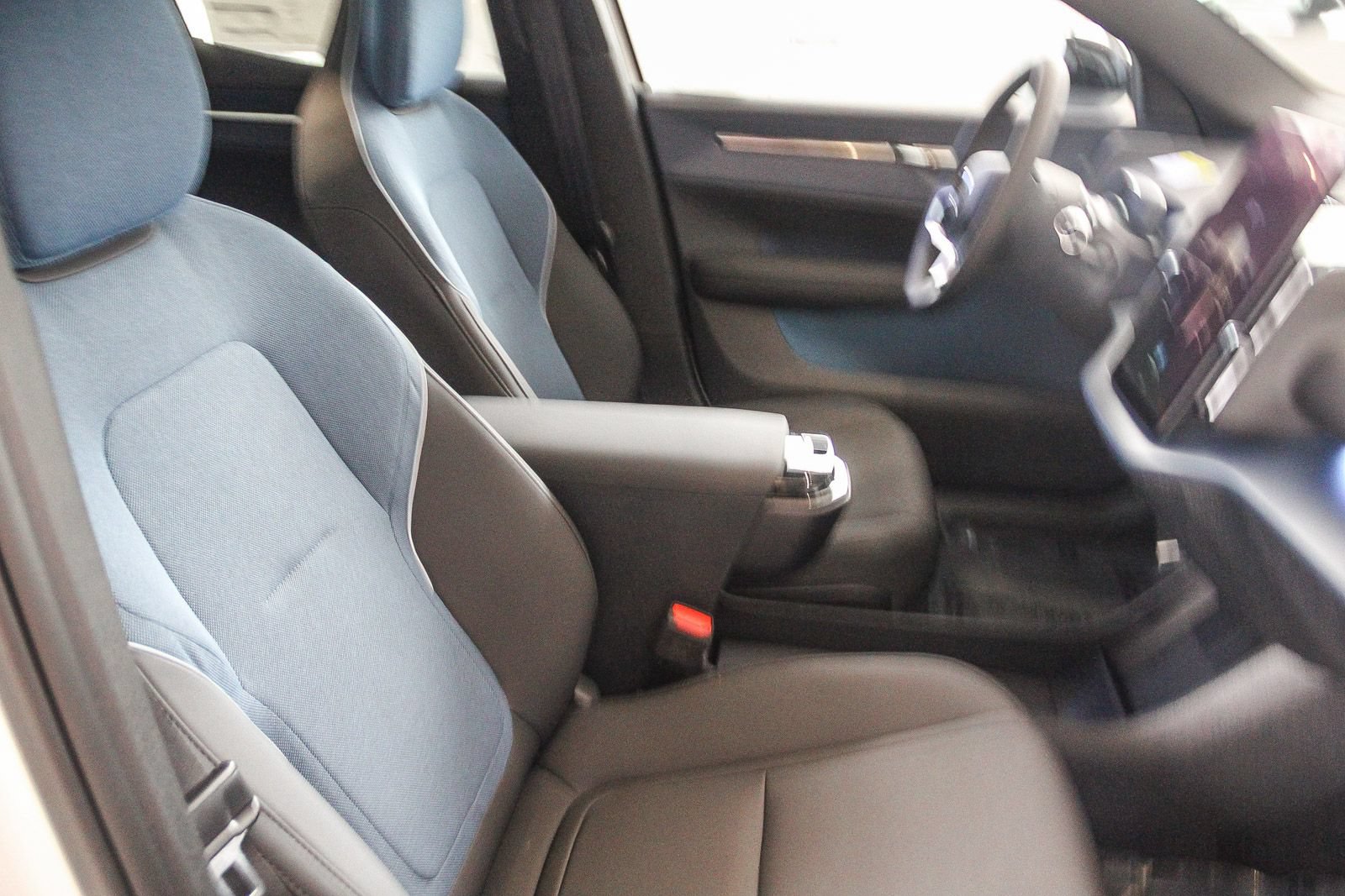 New 2026 Volvo EX30 Ultra AWD/4WD image 19