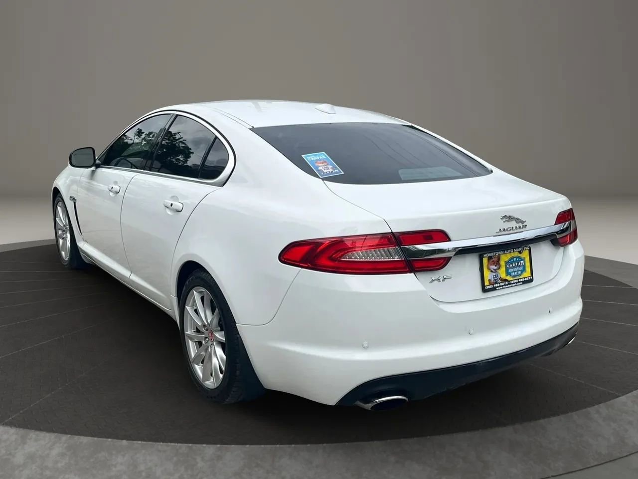 Used 2015 Jaguar XF Premium RWD image 5