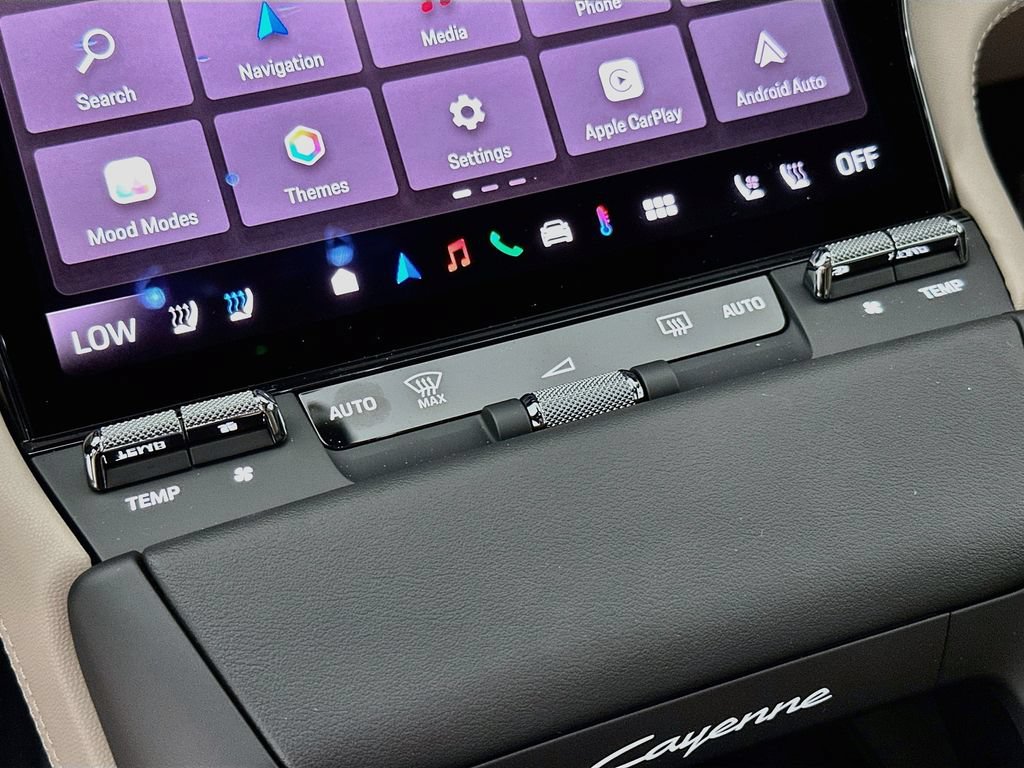 New 2026 Porsche Cayenne Electric AWD/4WD image 18