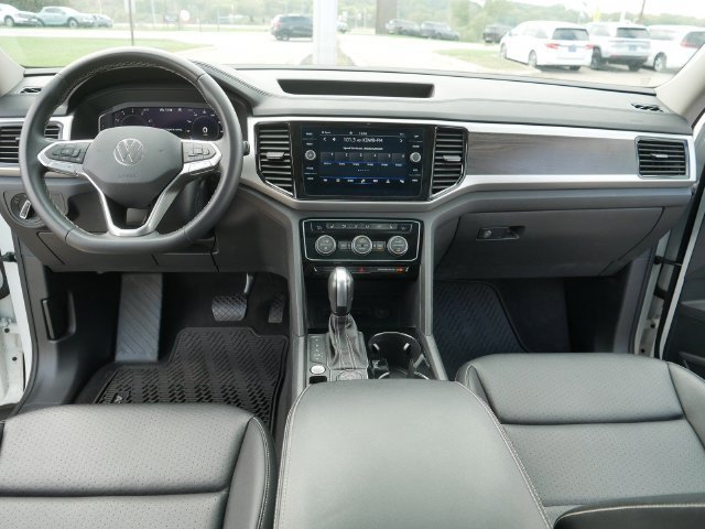 Certified 2023 Volkswagen Atlas SE w/ Panoramic Sunroof Package AWD/4WD image 23