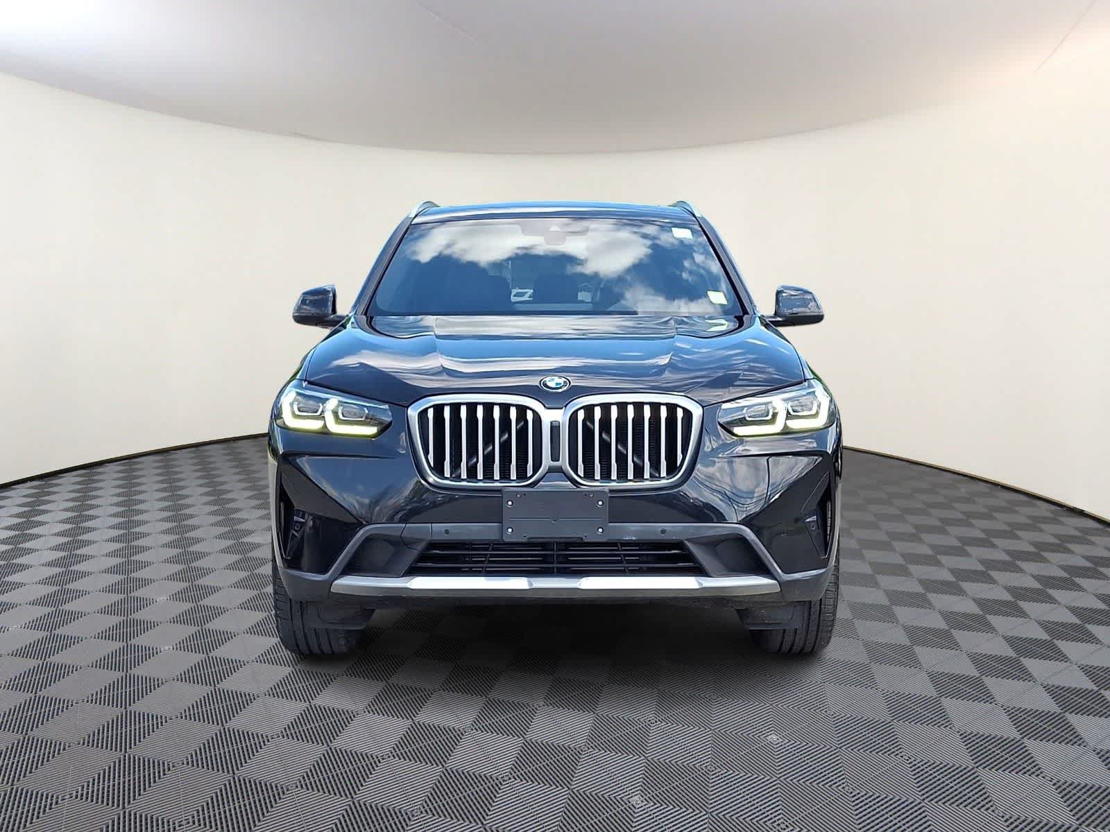 Used 2024 BMW X3 xDrive30i w/ Premium Package AWD/4WD image 3