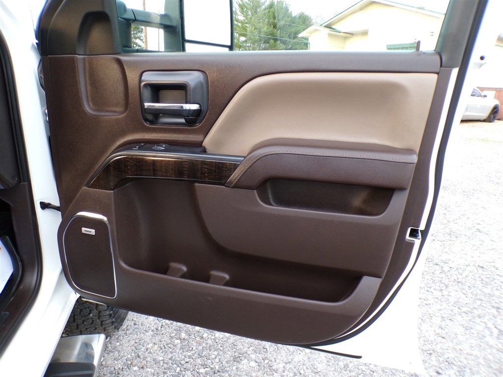 Used 2015 GMC Sierra 3500 Denali w/ Duramax Plus Package image 28