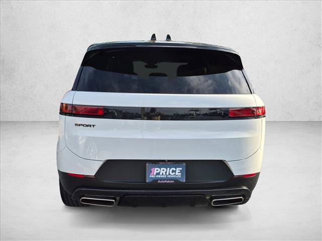 Used 2024 Land Rover Range Rover Sport SE AWD/4WD image 7