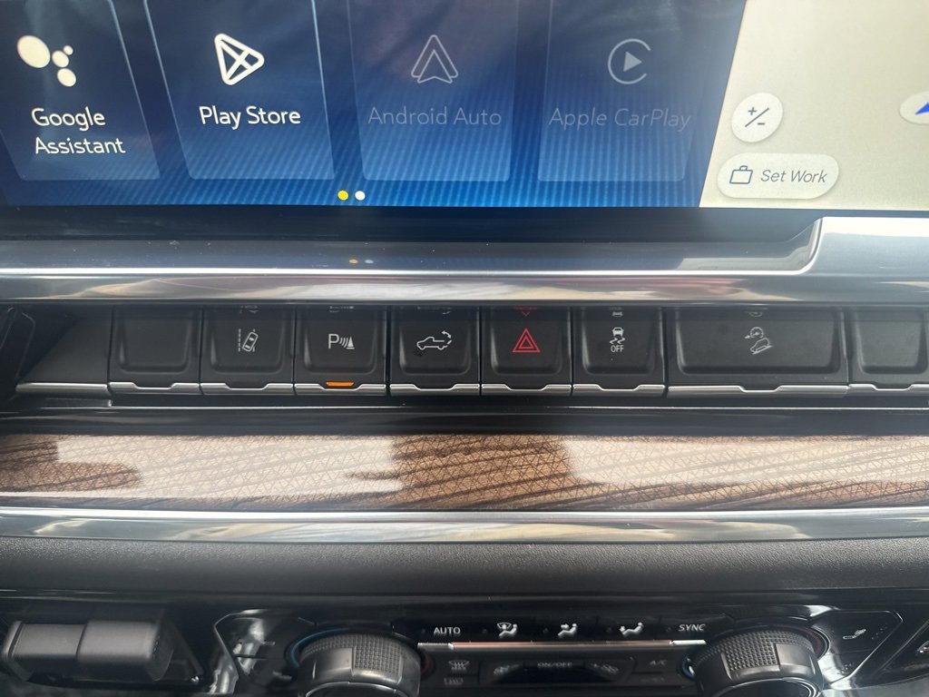 Used 2024 Chevrolet Silverado 2500 LT w/ Midnight Edition image 31