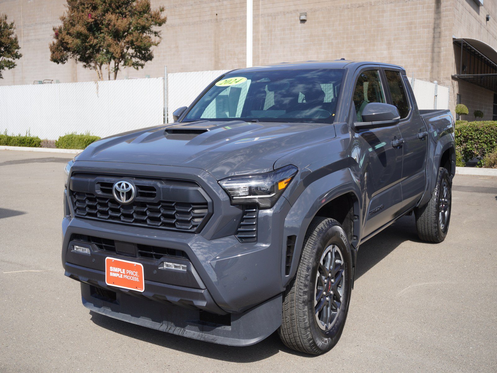 Used 2024 Toyota Tacoma TRD Sport w/ TRD Sport Upgrade Package AWD/4WD image 5