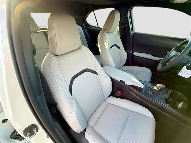 New 2025 Lexus UX 300h FWD image 15
