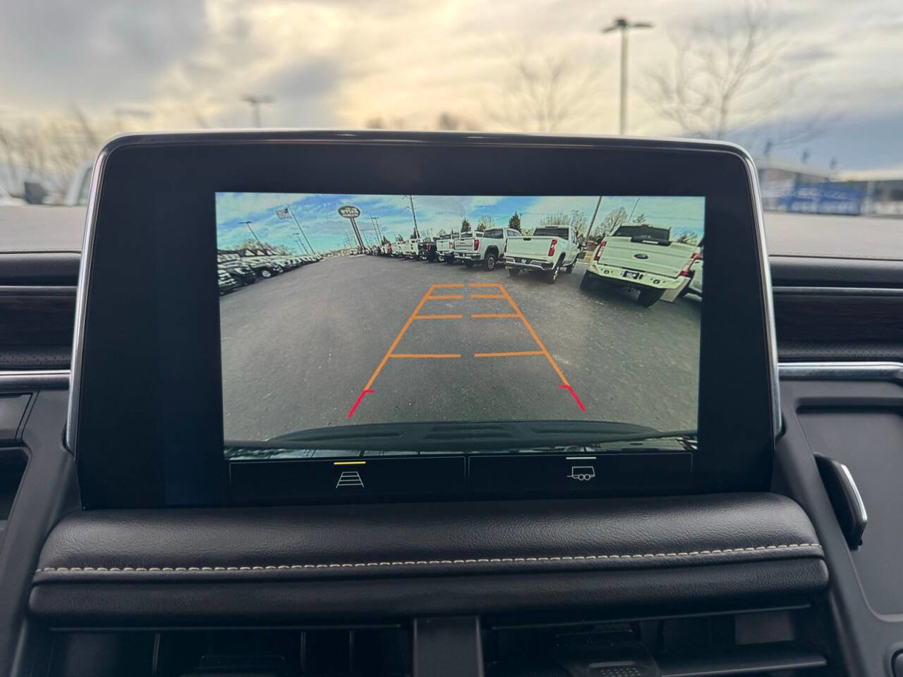 Used 2023 Chevrolet Suburban Premier image 27