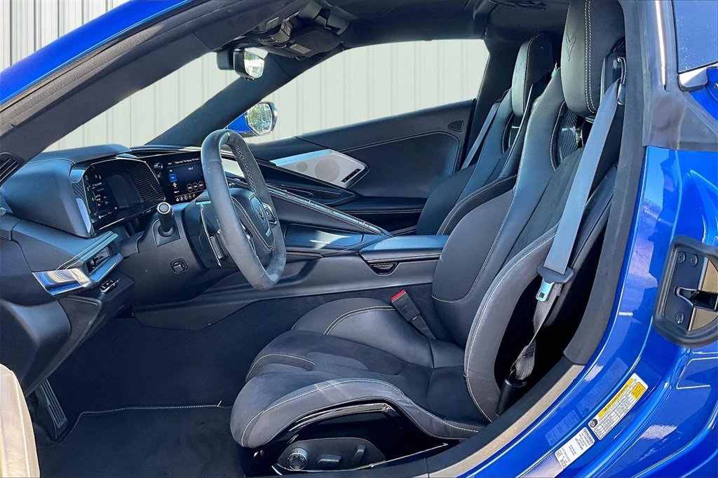 Used 2020 Chevrolet Corvette Stingray Premium Cpe w/ 3LT Preferred Equipment Group image 14