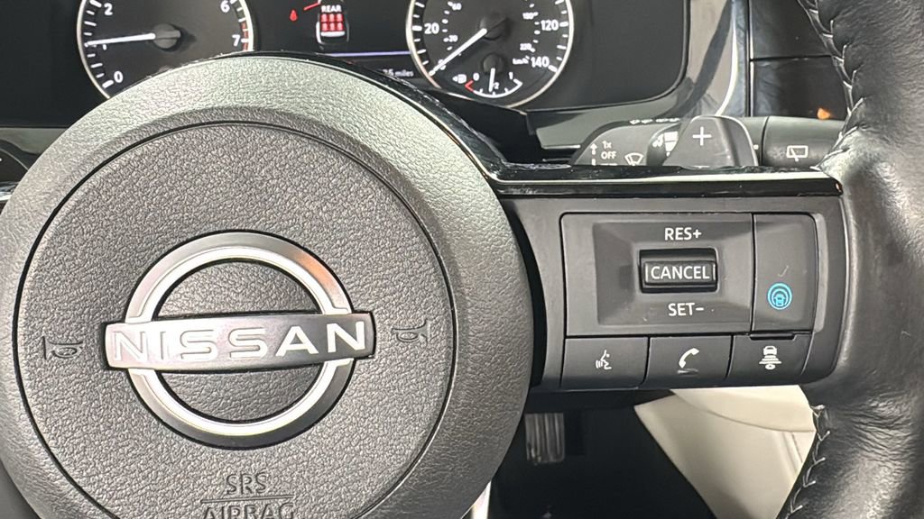 Used 2025 Nissan Pathfinder SL image 25