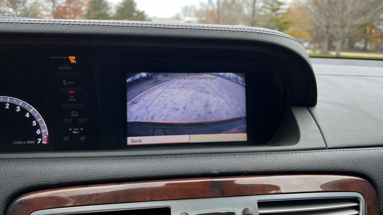 Used 2010 Mercedes-Benz CL 550 CL 550 4MATIC AWD 2dr Coupe image 13