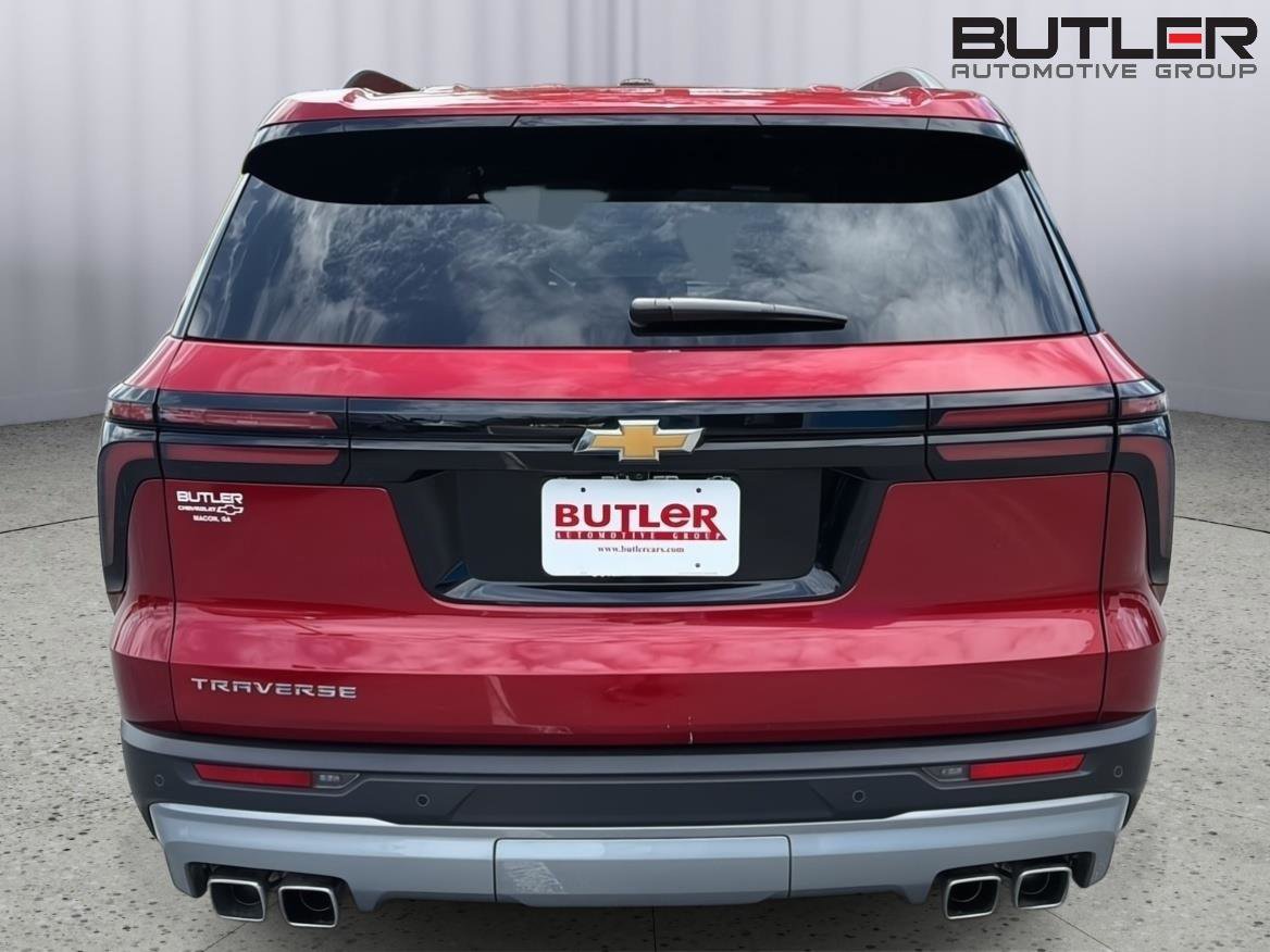 Used 2025 Chevrolet Traverse LT FWD image 5