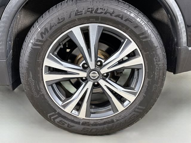 Used 2017 Nissan Rogue SL w/ SL Premium Package FWD image 32