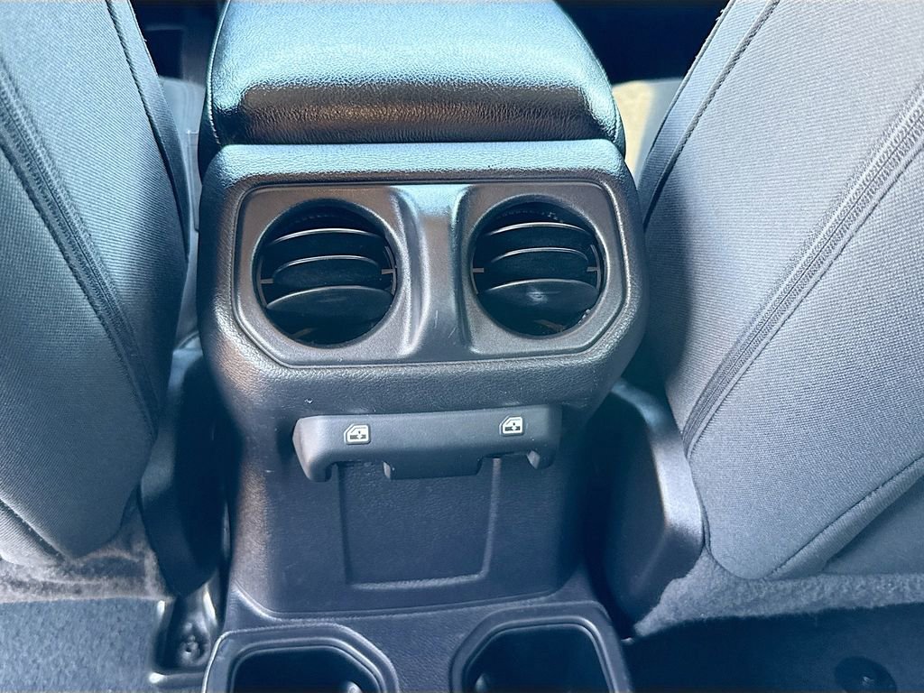 Used 2022 Jeep Wrangler Unlimited Sport image 27