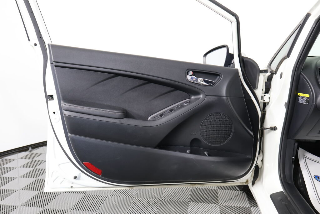 Used 2016 Kia Forte LX image 12