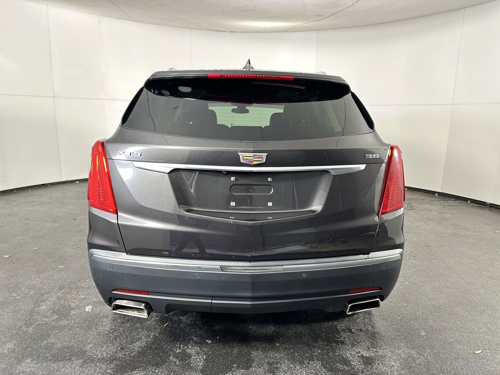 Used 2018 Cadillac XT5 Luxury w/ Driver Awareness Package image 7