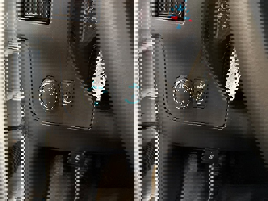 New 2025 GMC Savana 2500 Work Van w/ Driver Convenience Package image 28