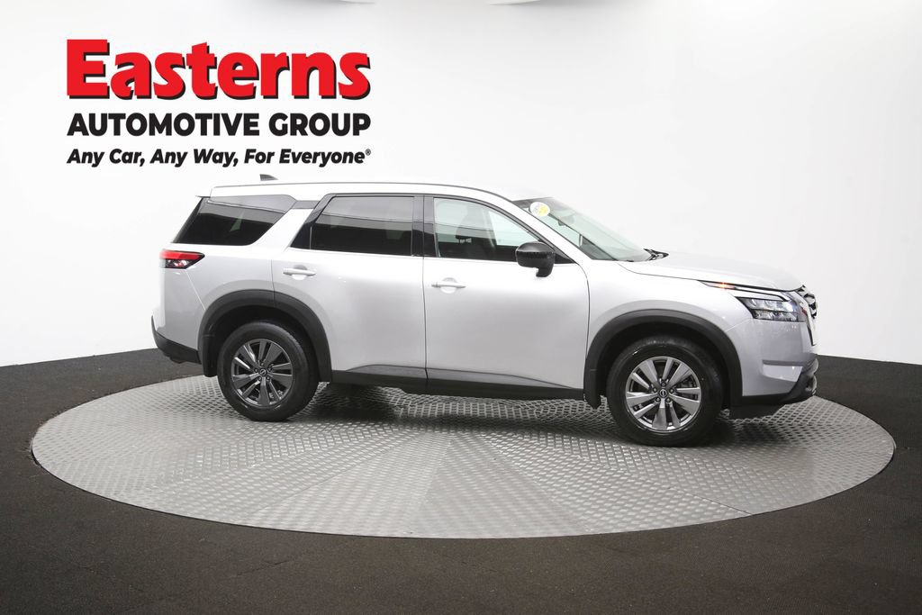 Used 2023 Nissan Pathfinder S AWD/4WD image 46