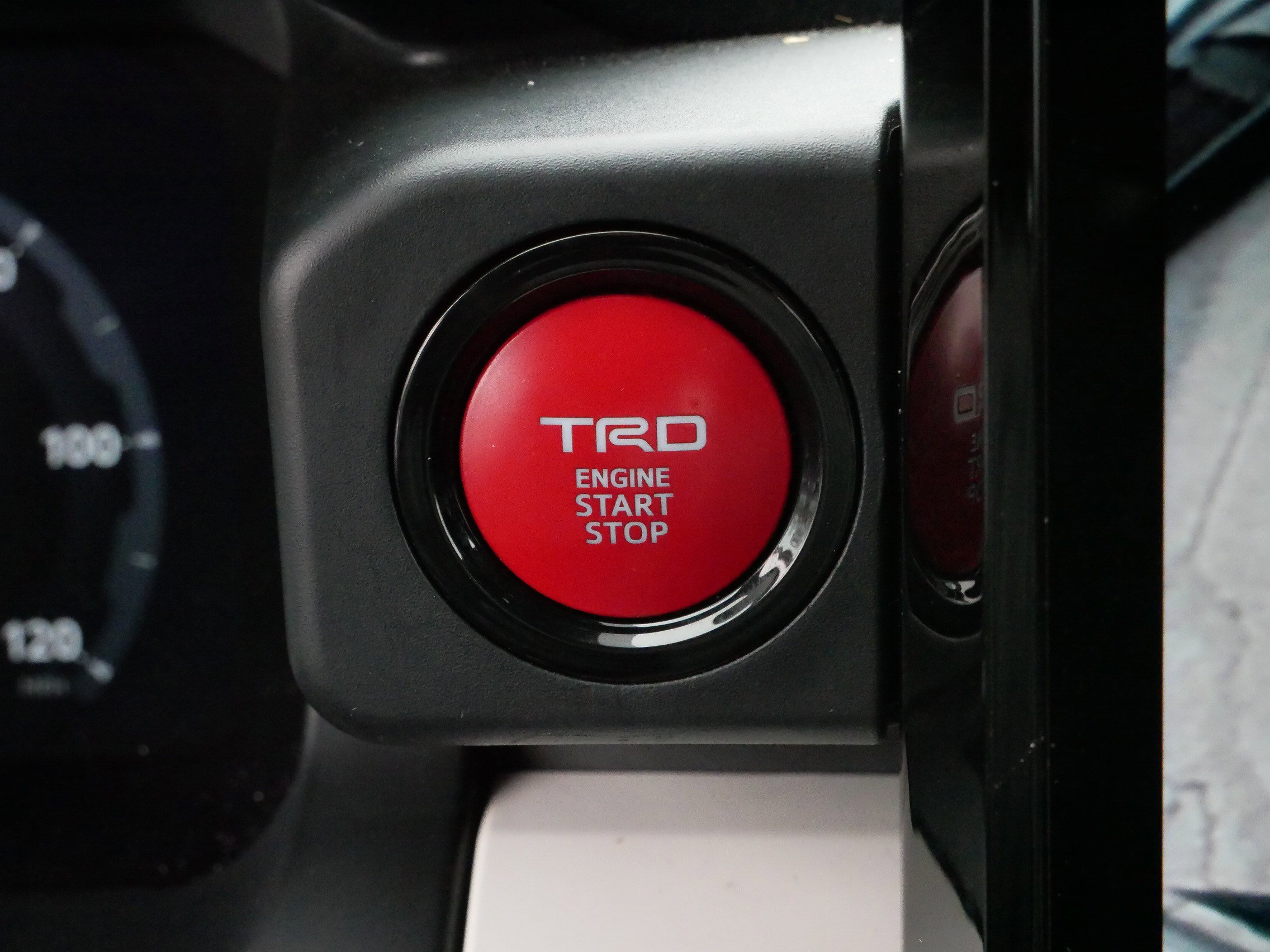 Used 2024 Toyota Tacoma TRD Off-Road image 31