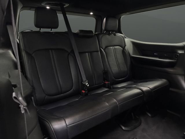 Certified 2024 Jeep Wagoneer Series II image 35