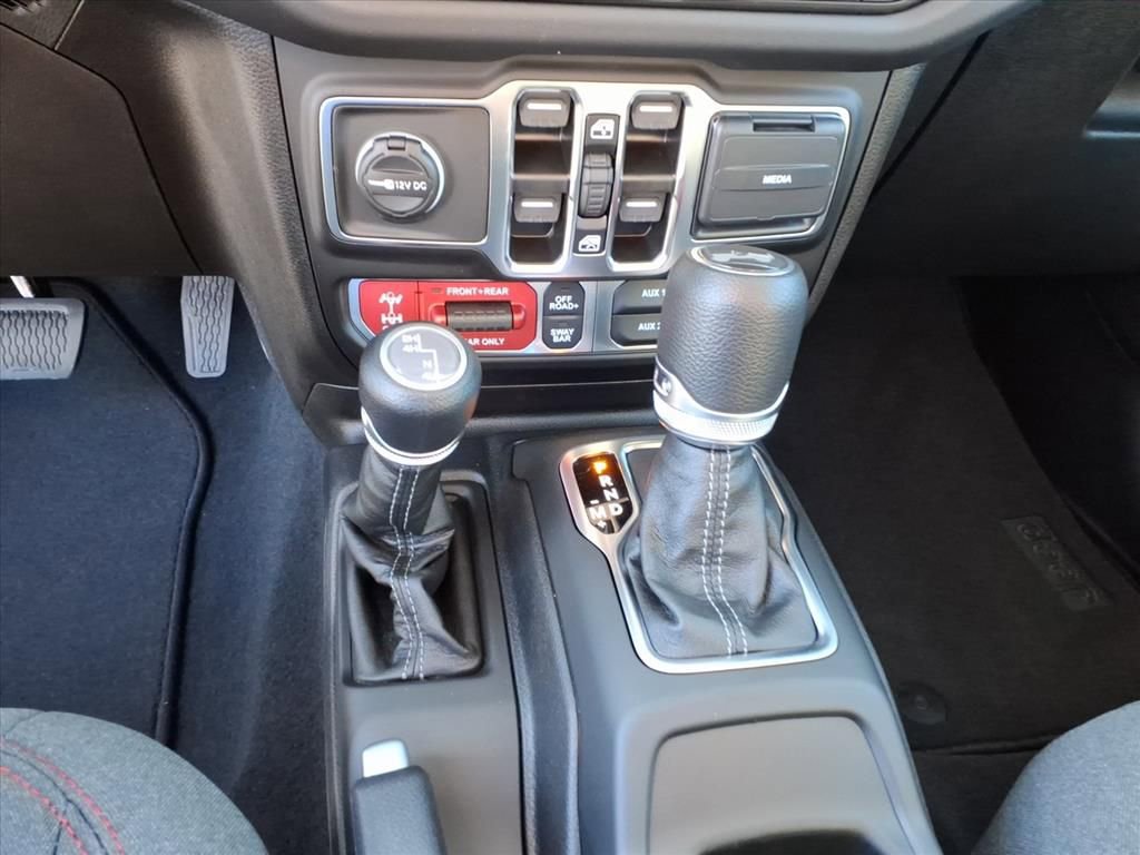 New 2025 Jeep Wrangler Unlimited Rubicon w/ Convenience Group image 17