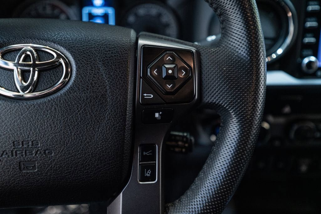 Certified 2021 Toyota Tacoma TRD Off-Road w/ Technology Package AWD/4WD image 23