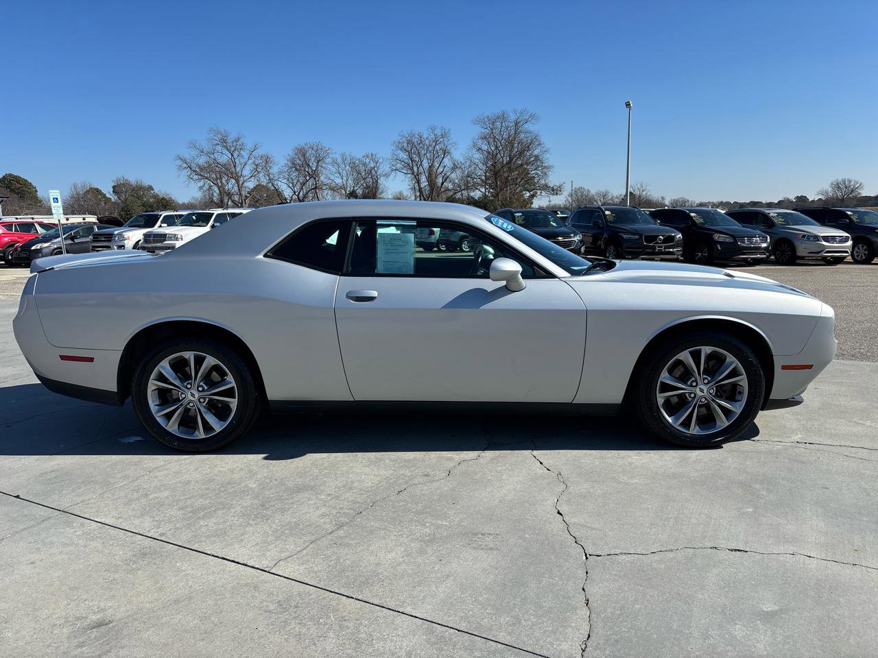 Used 2021 Dodge Challenger SXT image 3